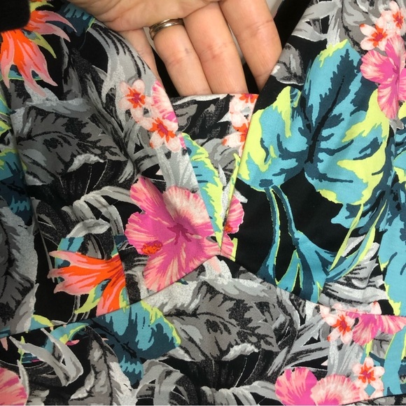 Guess Floral Sleeveless V-Neck Fit & Flare Mini Dress, Size 4 - Picture 3 of 12